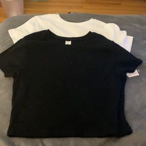 2 pack black and white shirts